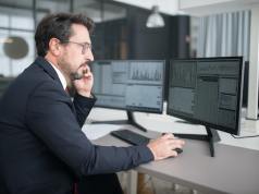 Following The Herd Isn’t A Smart Investment Strategy – Here’s 3 Reasons Why trader